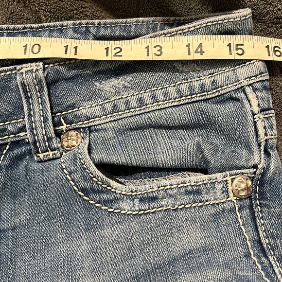 Miss Me jeans size 30 rhinestones distressed medium wash - Picture 10 of 11